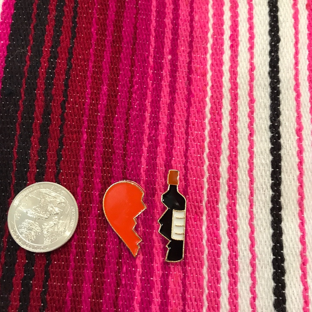 Best friends Wine Pin
